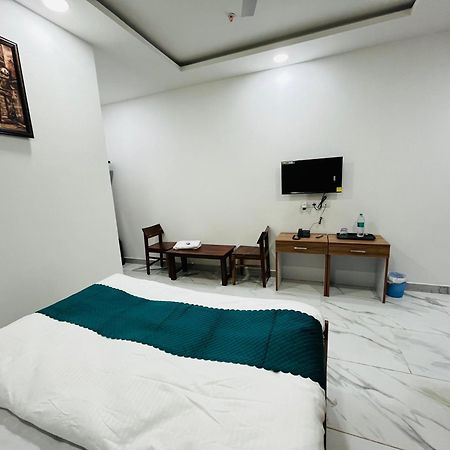 Townhouse Happy Habitat Guest House Greater Noida Ngoại thất bức ảnh