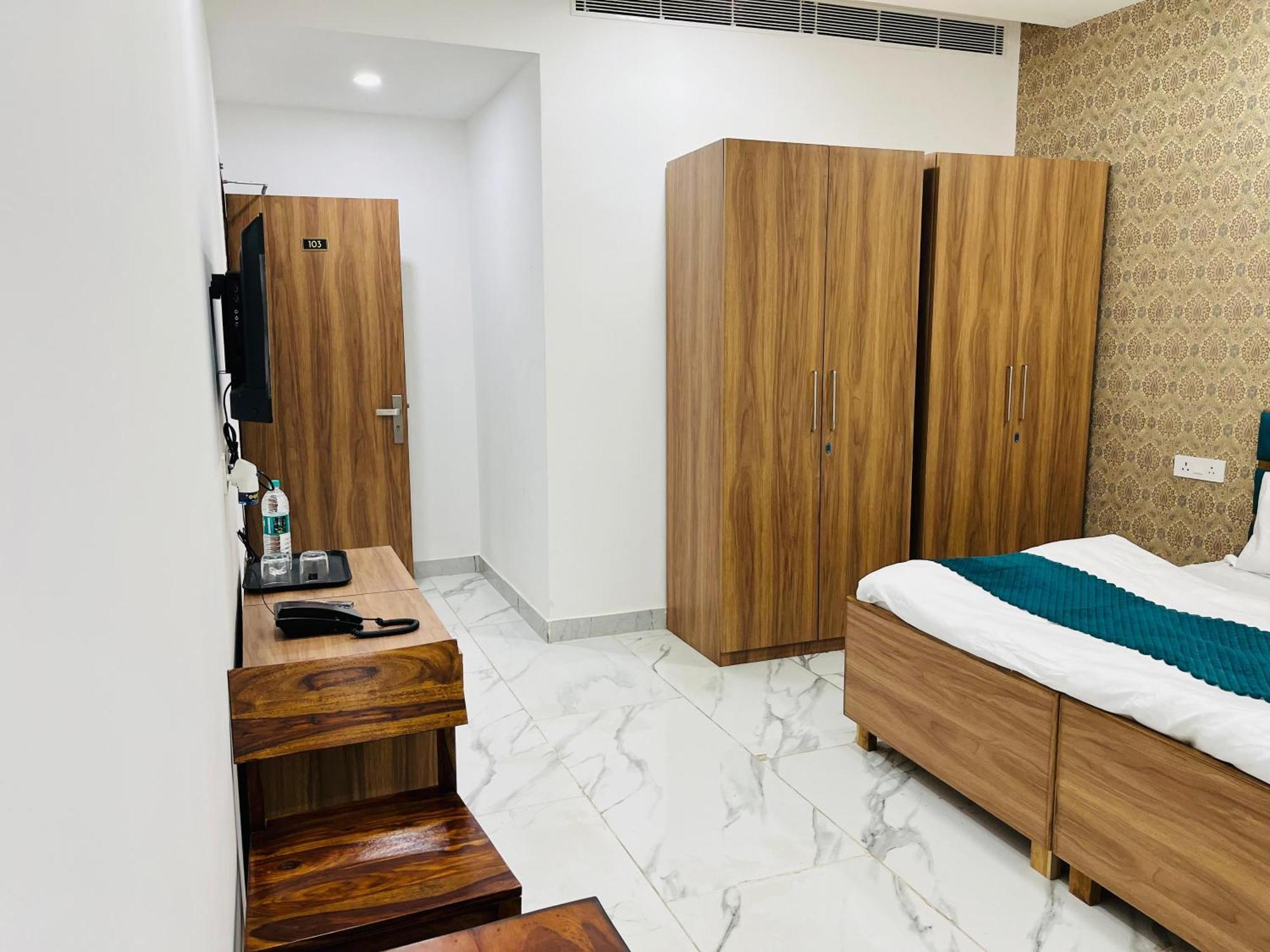 Townhouse Happy Habitat Guest House Greater Noida Ngoại thất bức ảnh