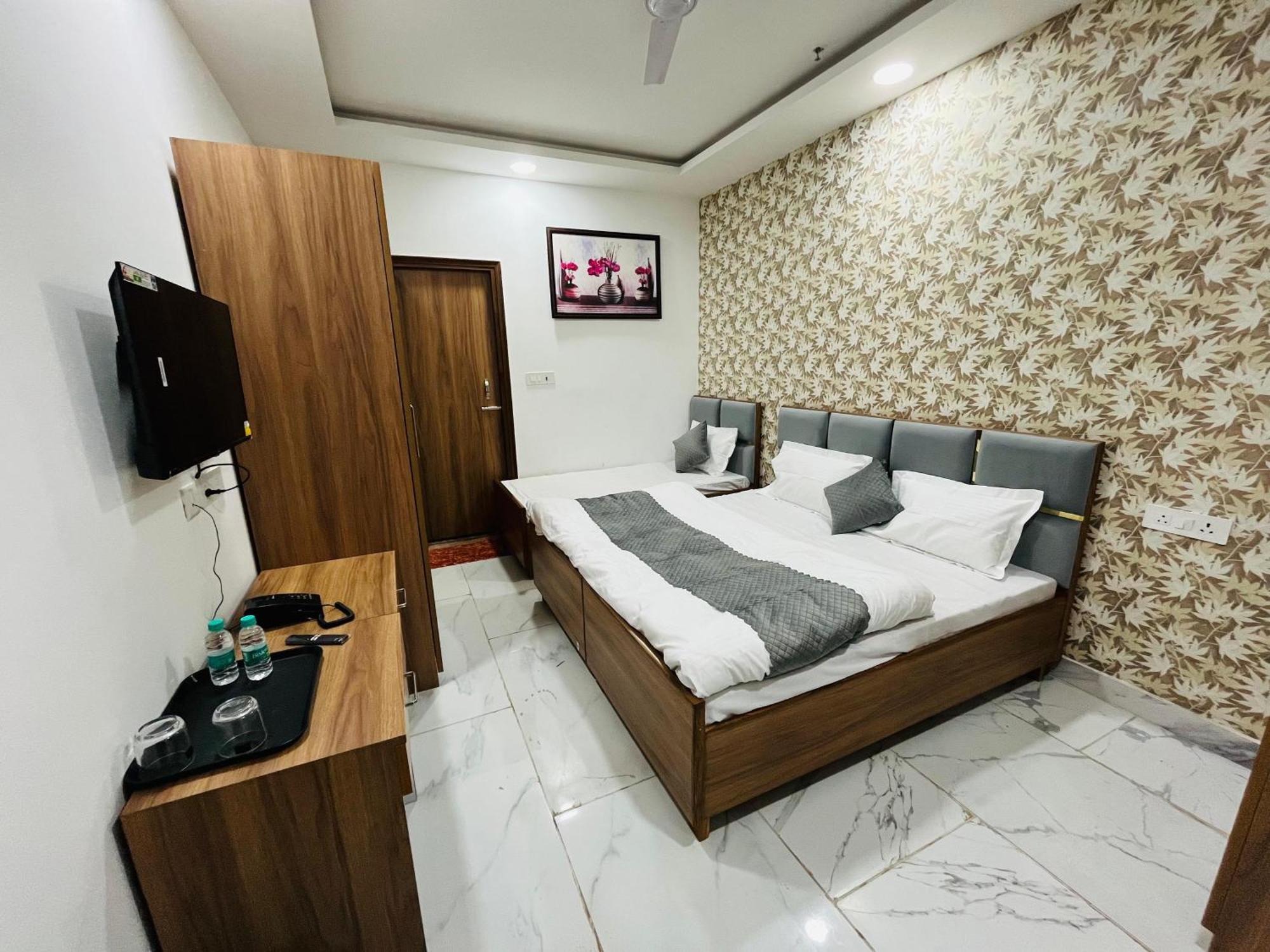 Townhouse Happy Habitat Guest House Greater Noida Ngoại thất bức ảnh