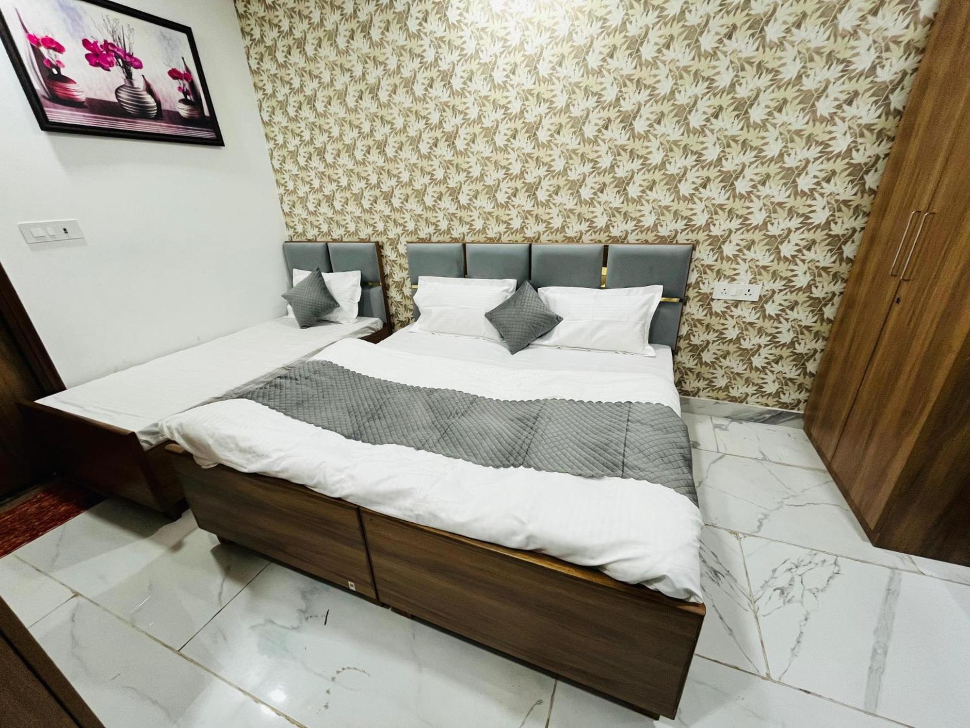 Townhouse Happy Habitat Guest House Greater Noida Ngoại thất bức ảnh